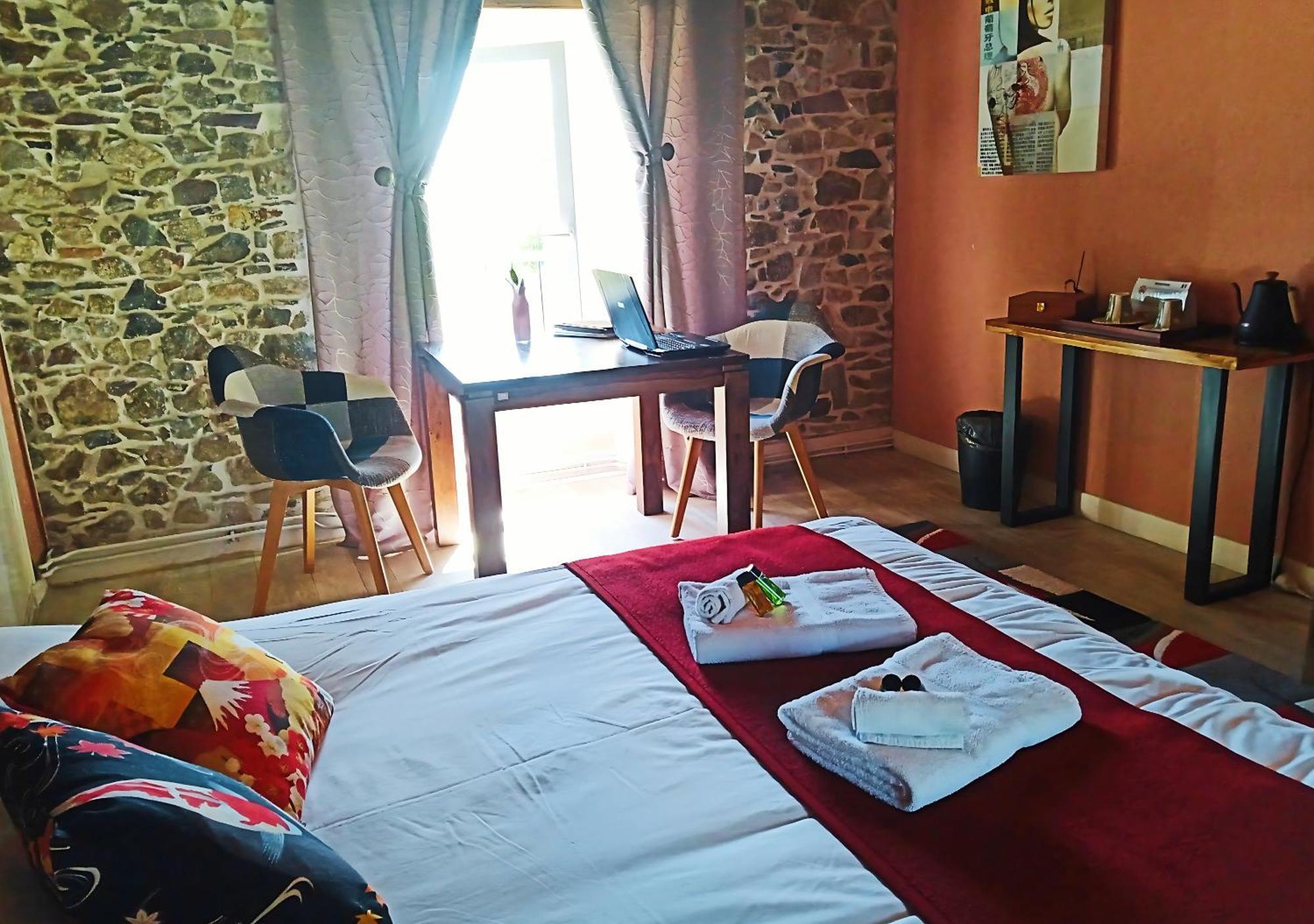 La Synchronicite - Chambres D'Hotes Saint-Sauveur-Villages Zewnętrze zdjęcie
